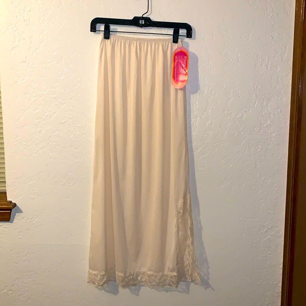 Montgomery Wards 70’s Vintage Midi Slip